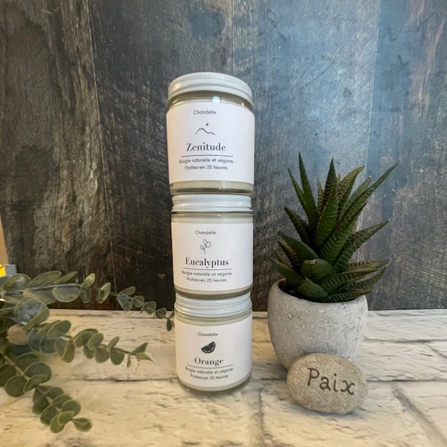 trio de bougies naturelles en pot aux odeurs de zenitude, eucalyptus et orange